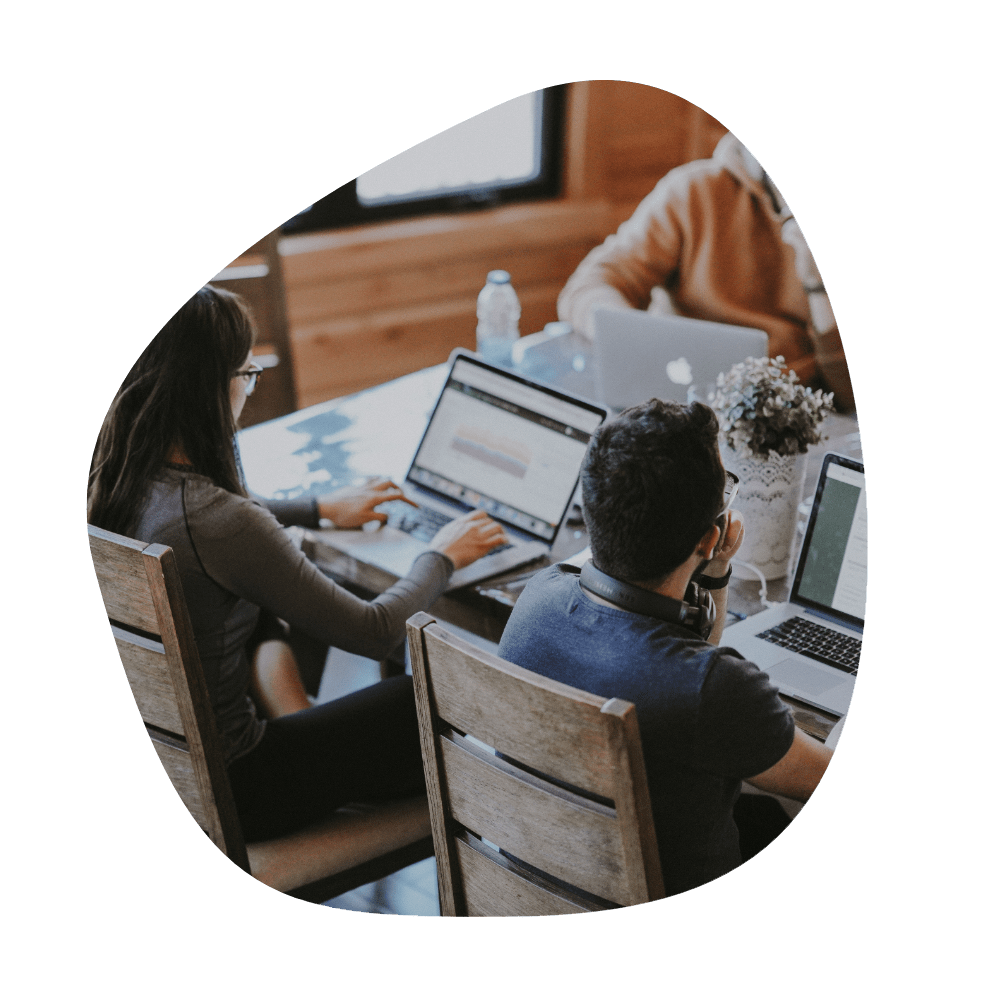 DiLenaTech è uno studio specializzato nello sviluppo soluzioni tecnologiche on-premise e cloud per aziende europee. 

Con oltre 15 anni di esperienza nel settore Information Technology, offriamo servizi managed, consulenza informatica e security assessment a liberi professionisti e PMI.